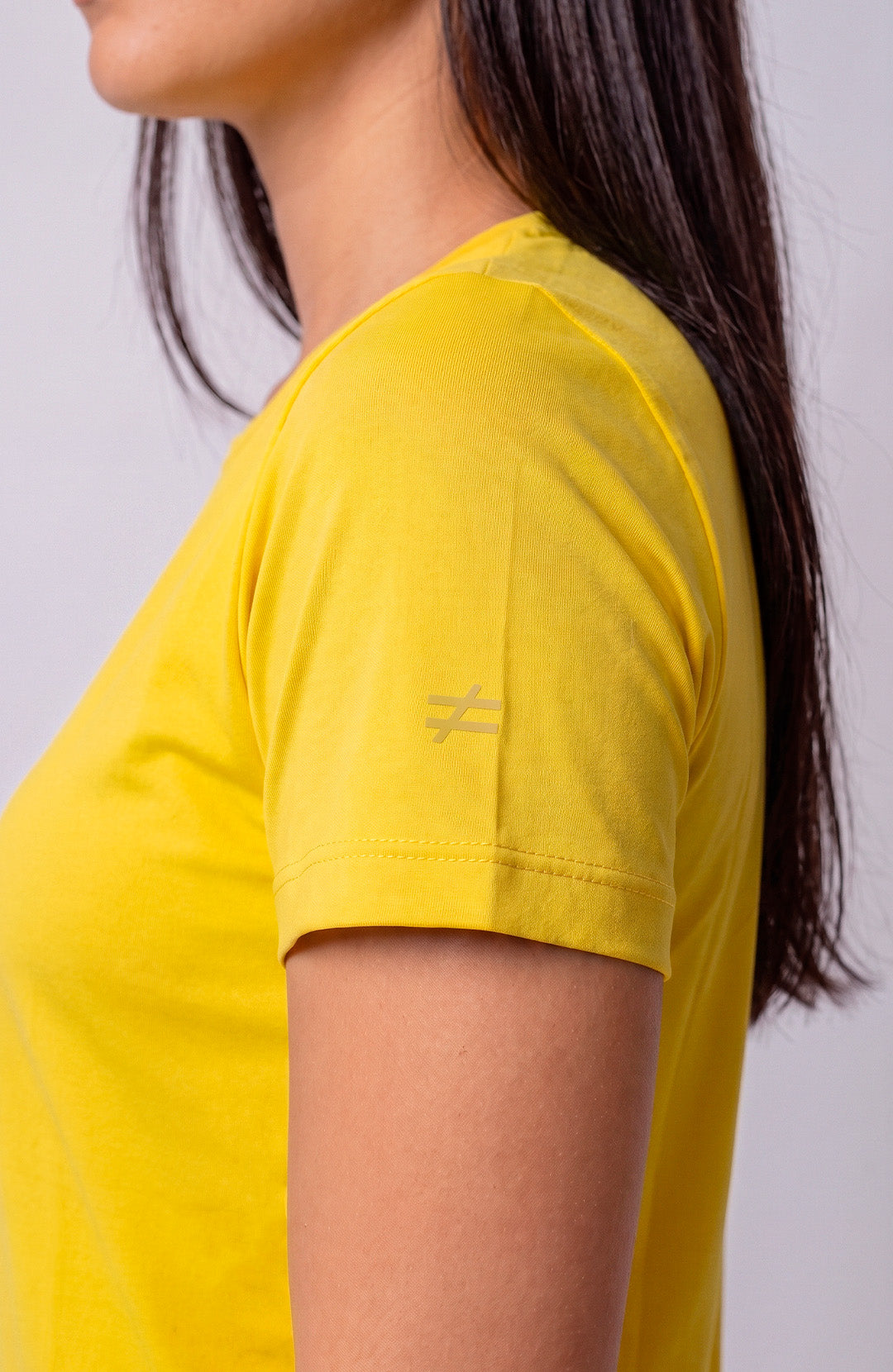 Regata esportiva Sport Classic feminina amarelo canário Bázico, poliamida com toque gelado e secagem rápida #Cor_Amarelo Canário
