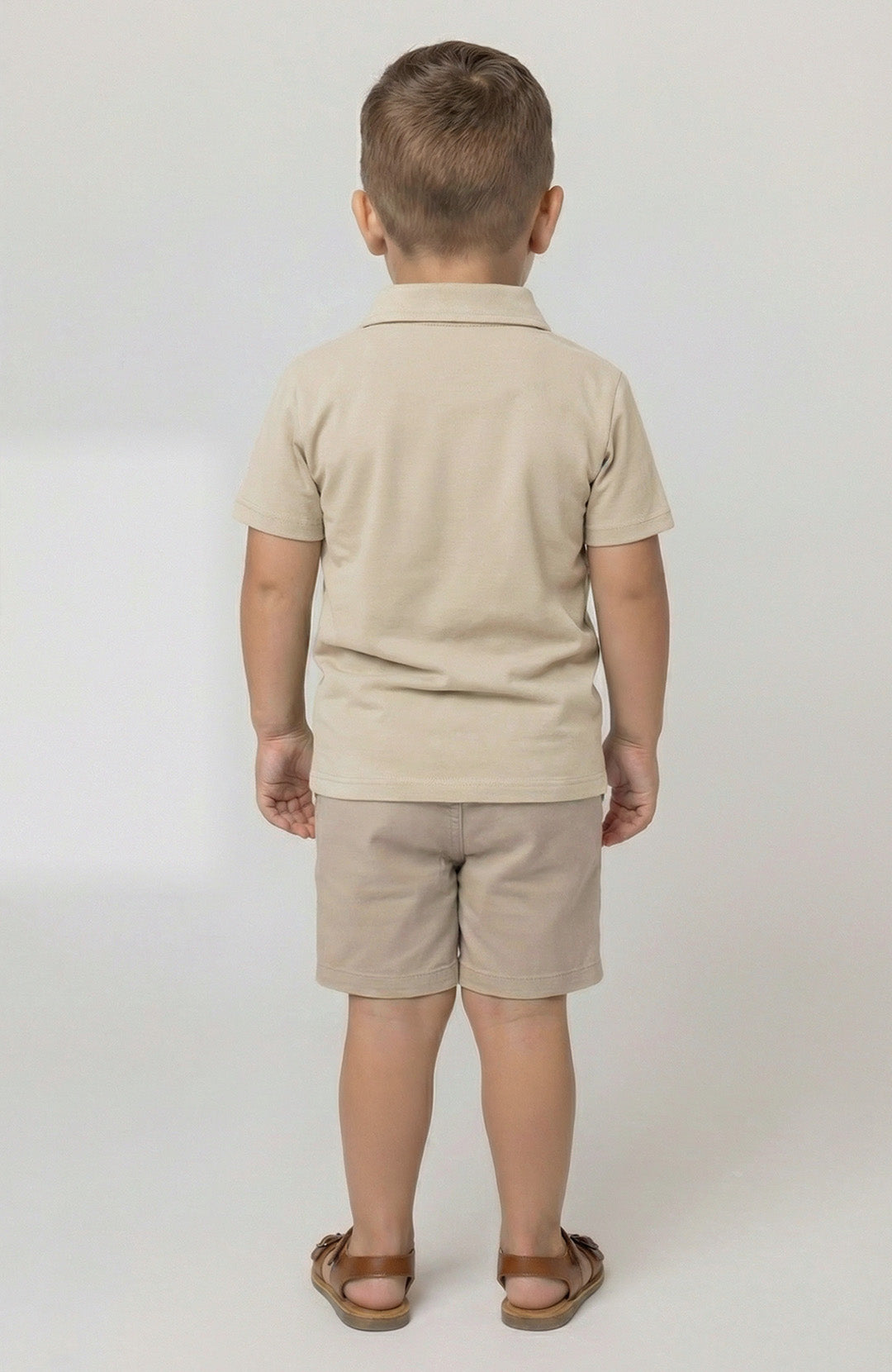 Polo kids areia Bázico, malha Powerful com toque macio e durabilidade #Cor_Areia