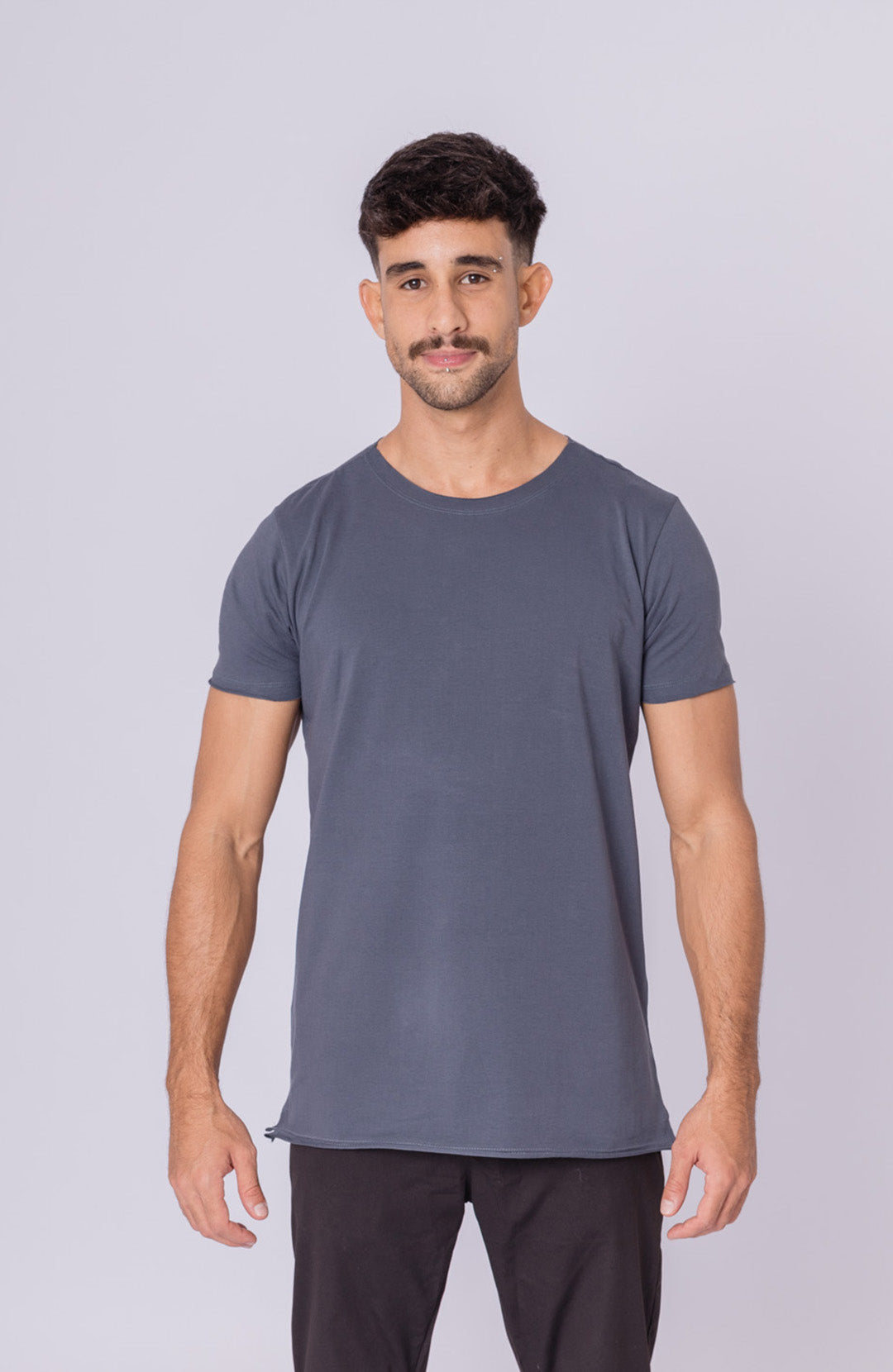 Camiseta Long masculina azul lunar Bázico, algodão egípcio com comprimento alongado #Cor_Azul Lunar