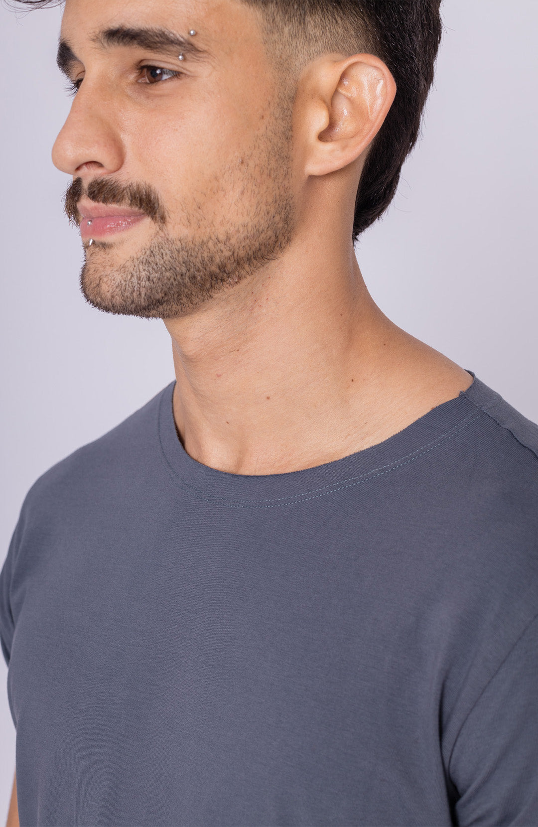 Camiseta Long masculina azul lunar Bázico, algodão egípcio com comprimento alongado #Cor_Azul Lunar