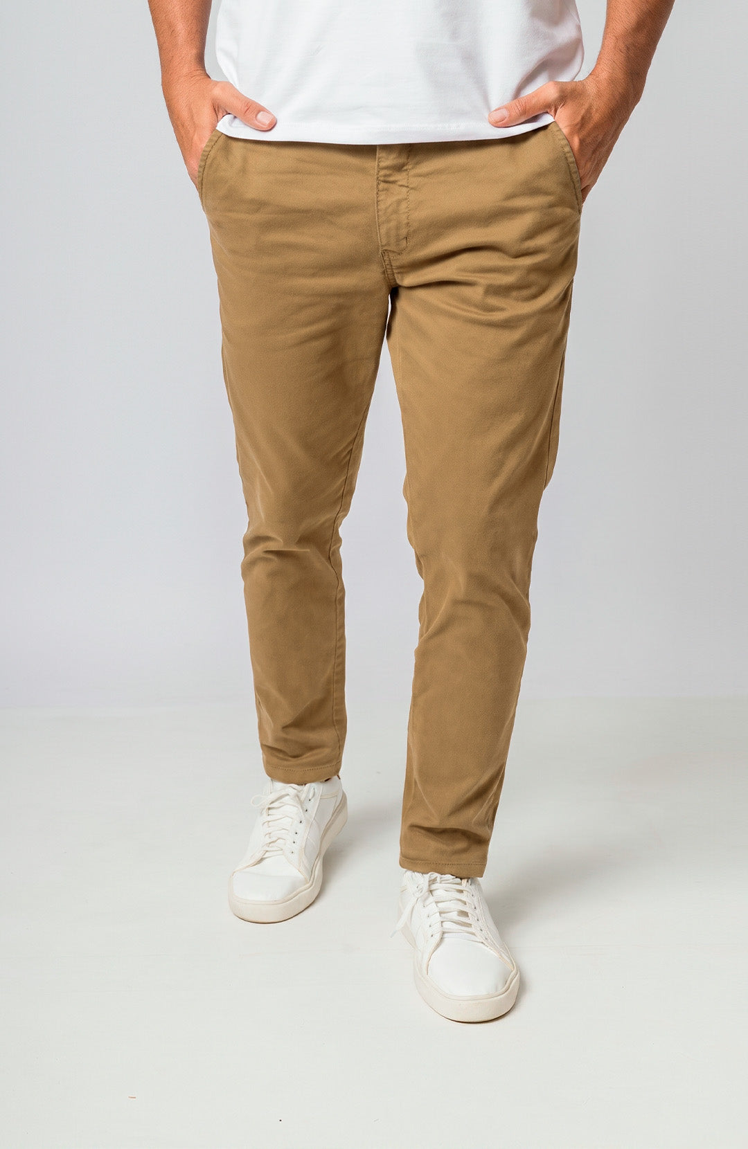 Calça Everyday bege Bázico, sarja com caimento reto e conforto para o dia a dia #Cor_Bege