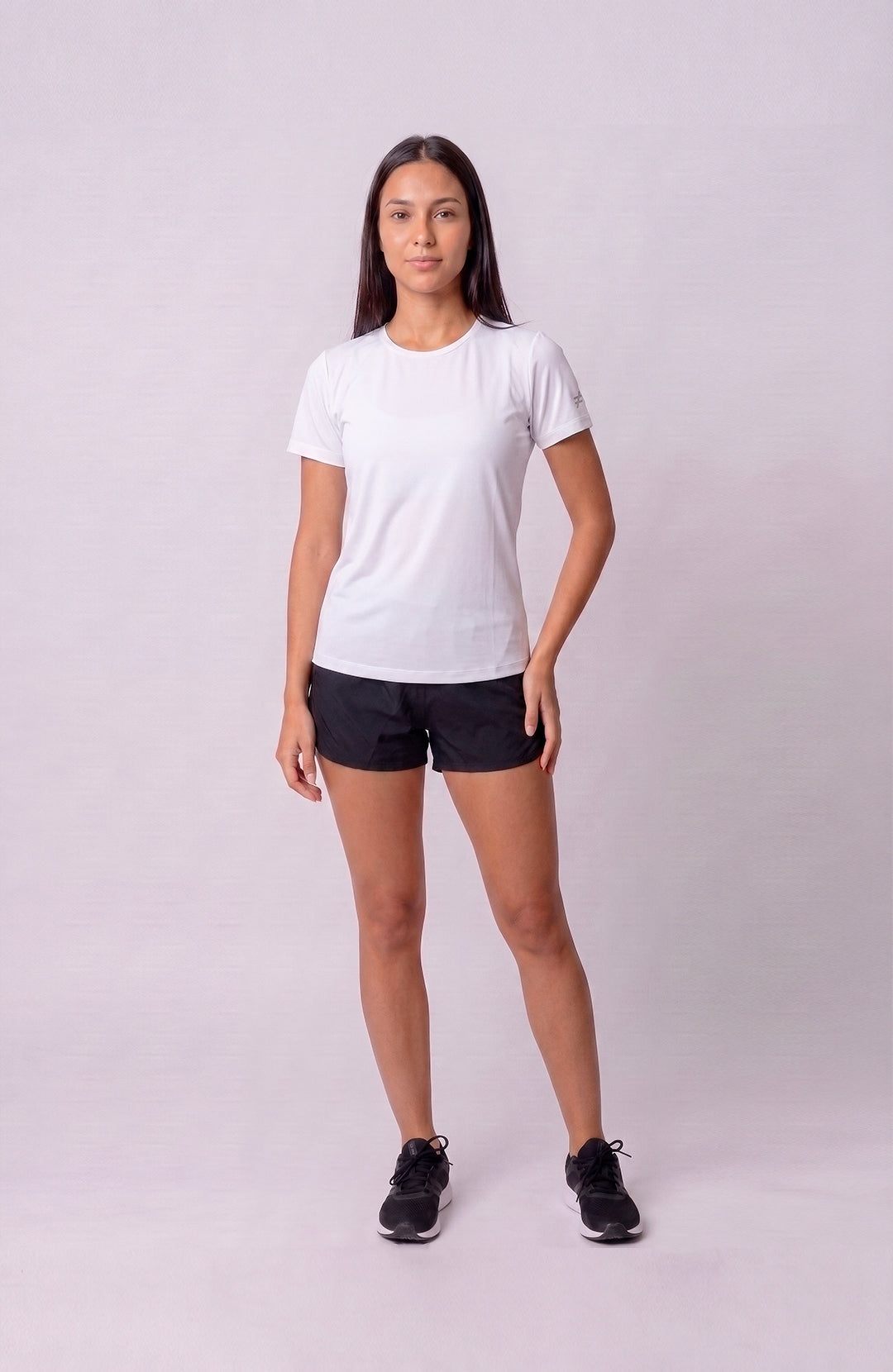 Regata esportiva Sport Classic feminina branca Bázico, poliamida com toque gelado e secagem rápida #Cor_Branco