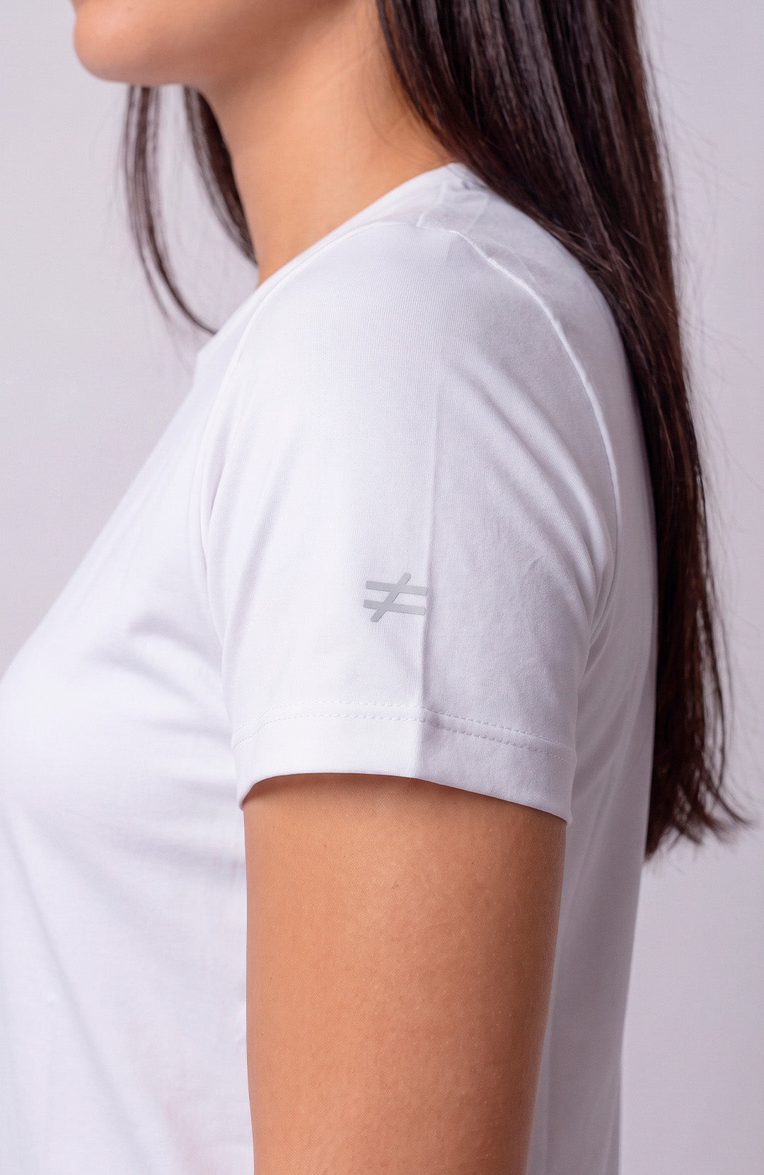 Regata esportiva Sport Classic feminina branca Bázico, poliamida com toque gelado e secagem rápida #Cor_Branco