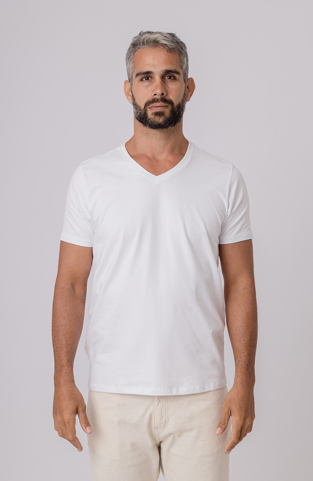 Camiseta Bázica Gola V masculina branca Bázico, algodão Powerful com caimento perfeito #Cor_Branco