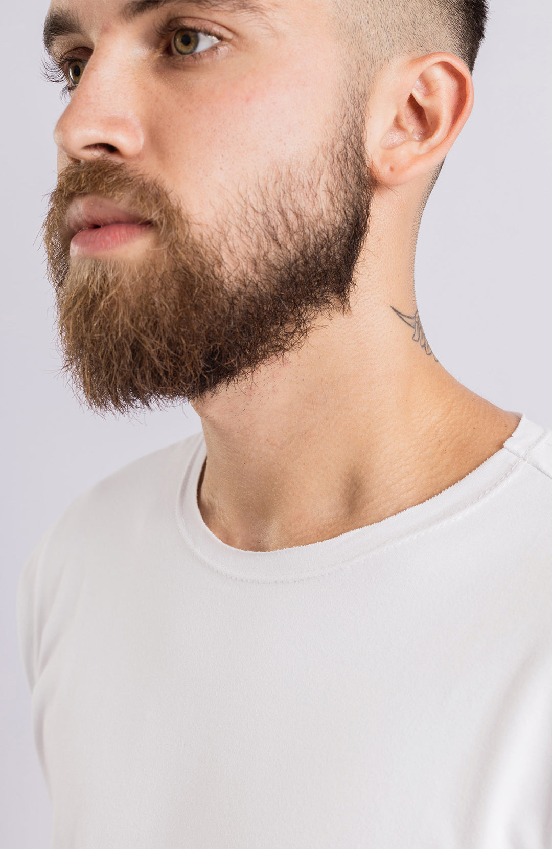 Camiseta Long masculina branca Bázico, algodão egípcio com comprimento alongado #Cor_Branco