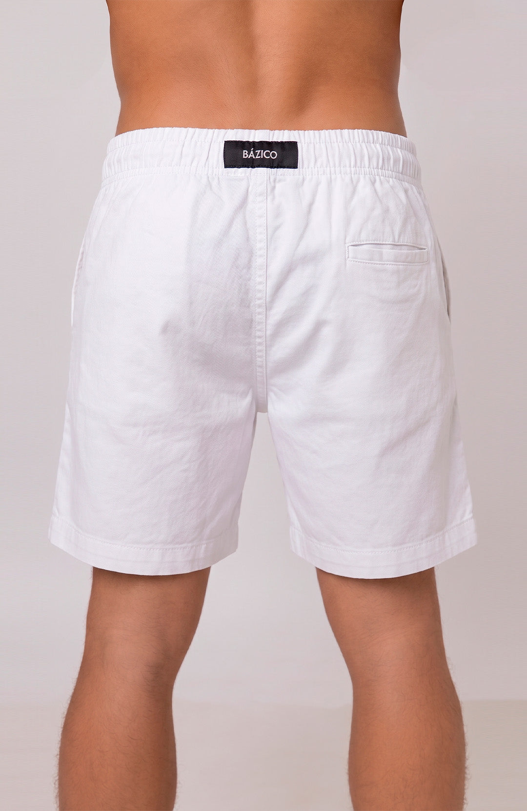 Short Bázico branco algodão com caimento versátil e confortável #Cor_Branco
