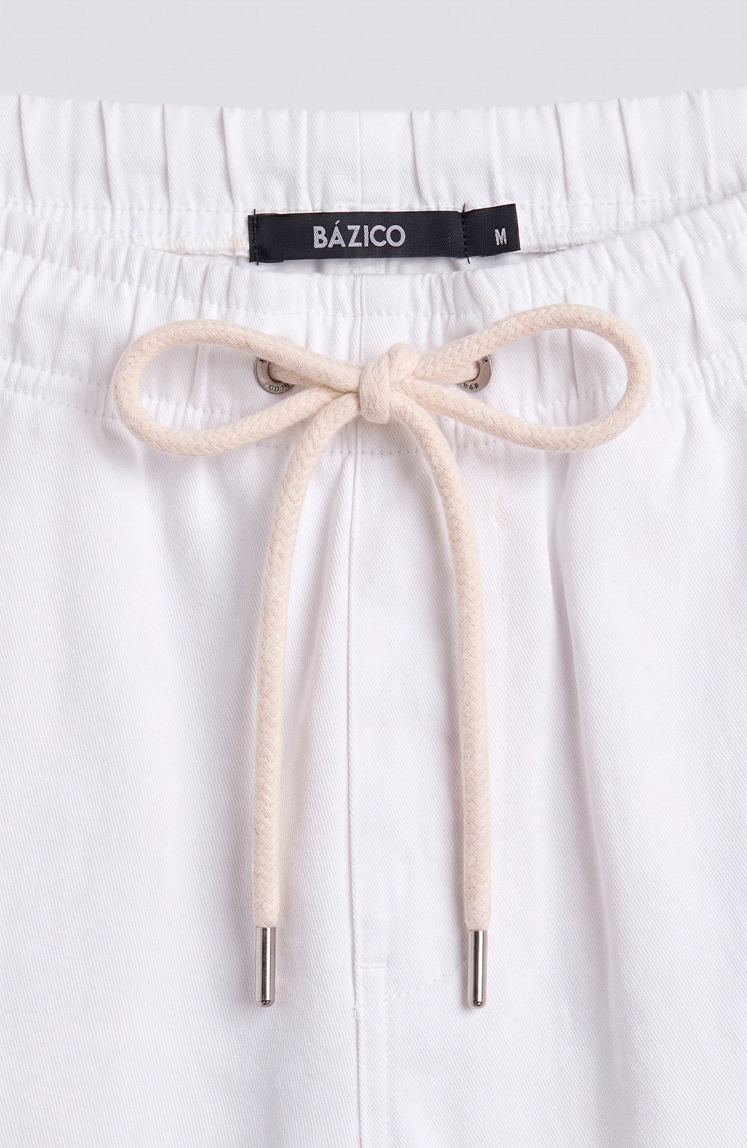 Short Bázico branco algodão com caimento versátil e confortável #Cor_Branco