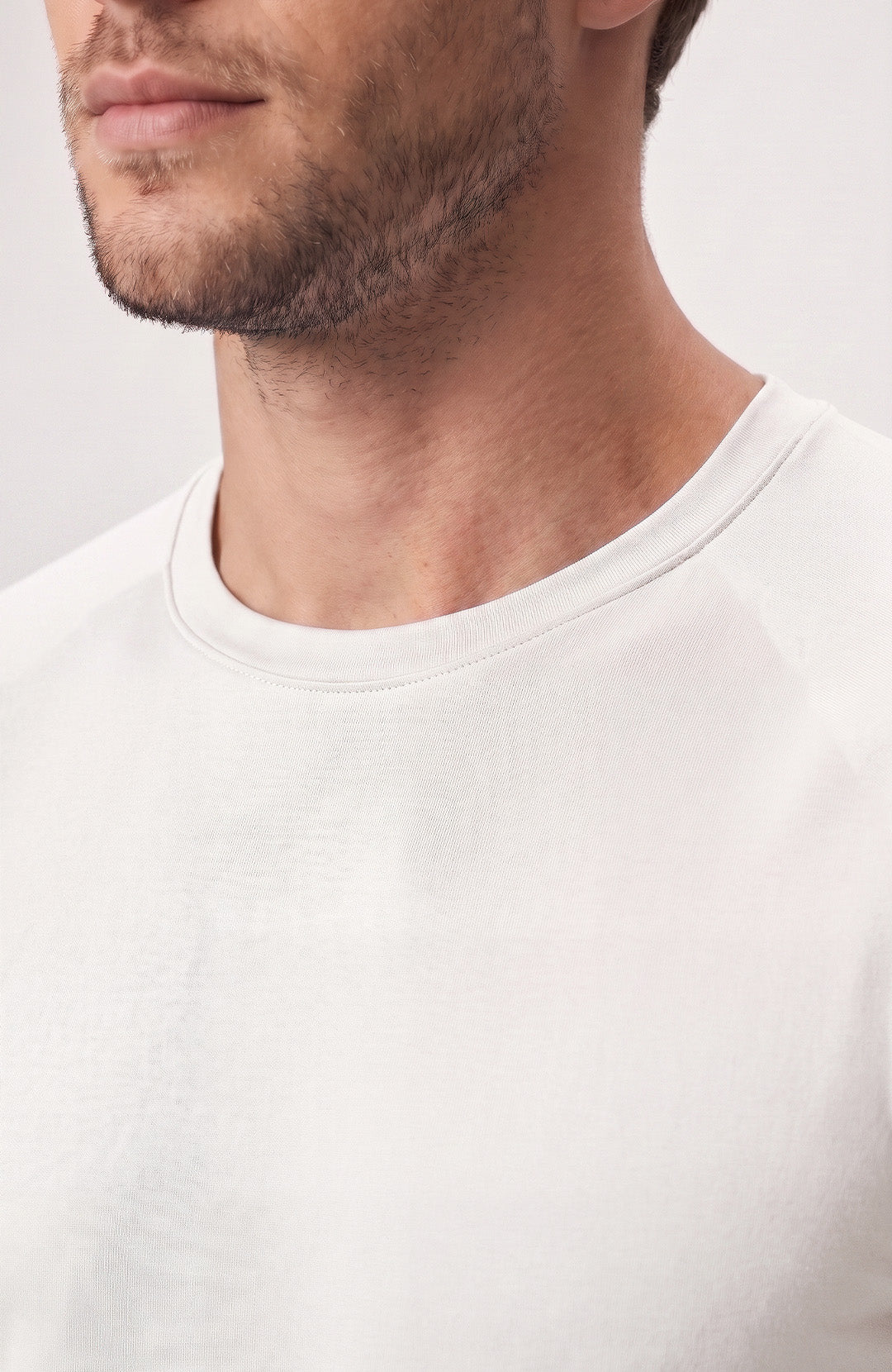 Regata esportiva Sport Classic masculina branca Bázico, poliamida com toque gelado e secagem rápida #Cor_Branco
