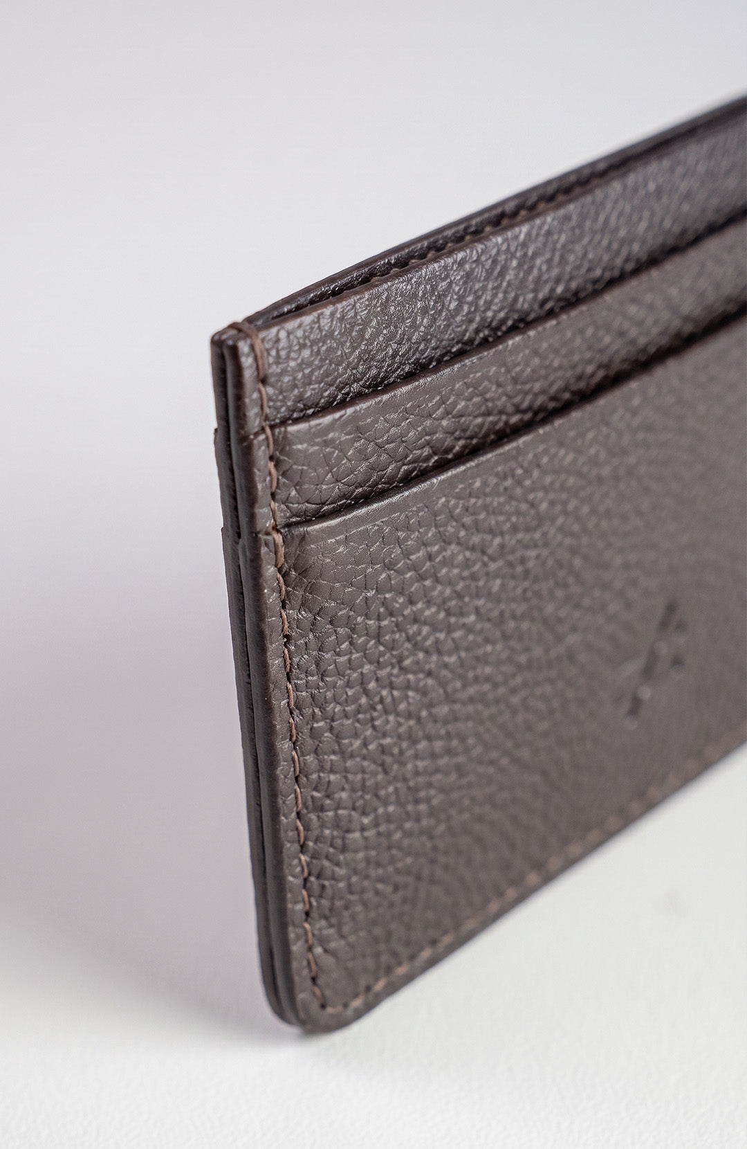 Porta Cartão Bázico chocolate Bázico, couro legítimo com design slim #Cor_Chocolate