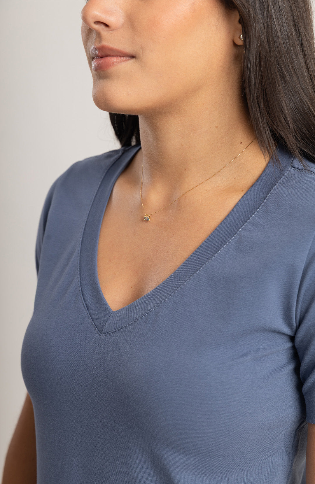 Bázica Feminina Gola V