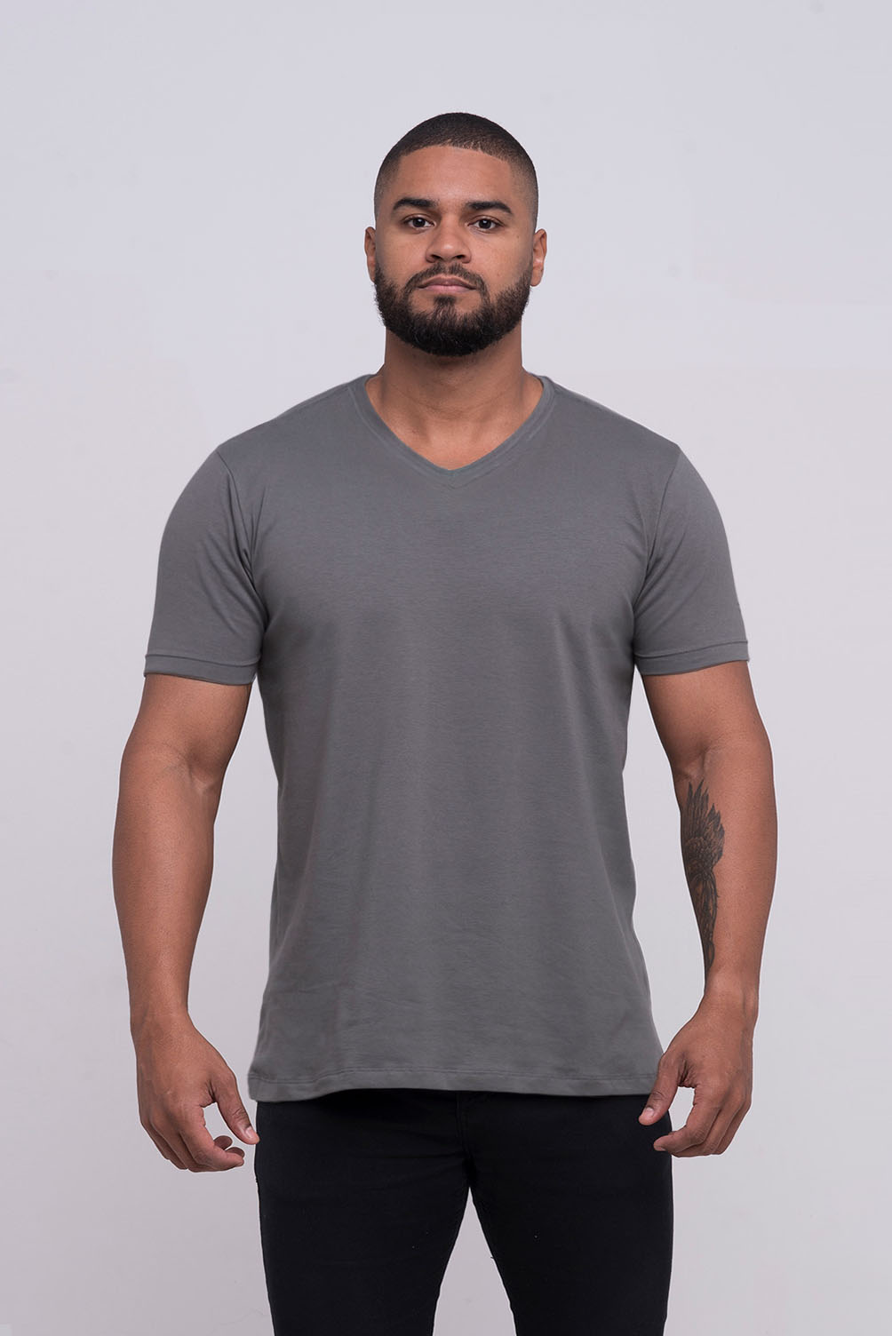 Camiseta Bázica Gola V masculina grafite Bázico, algodão Powerful com caimento perfeito #Cor_Grafite