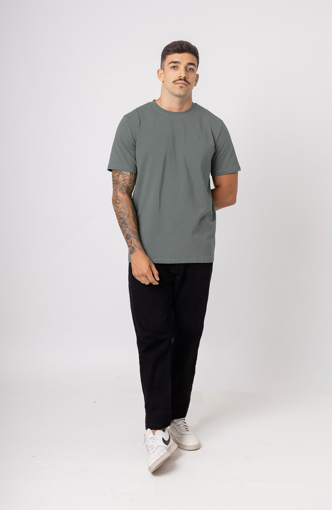Camiseta Bázica Regular masculina grafite Bázico, algodão Powerful com caimento clássico #Cor_Grafite