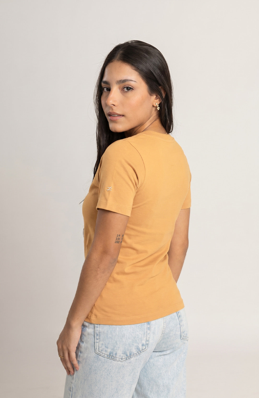 Bázica Feminina Gola V