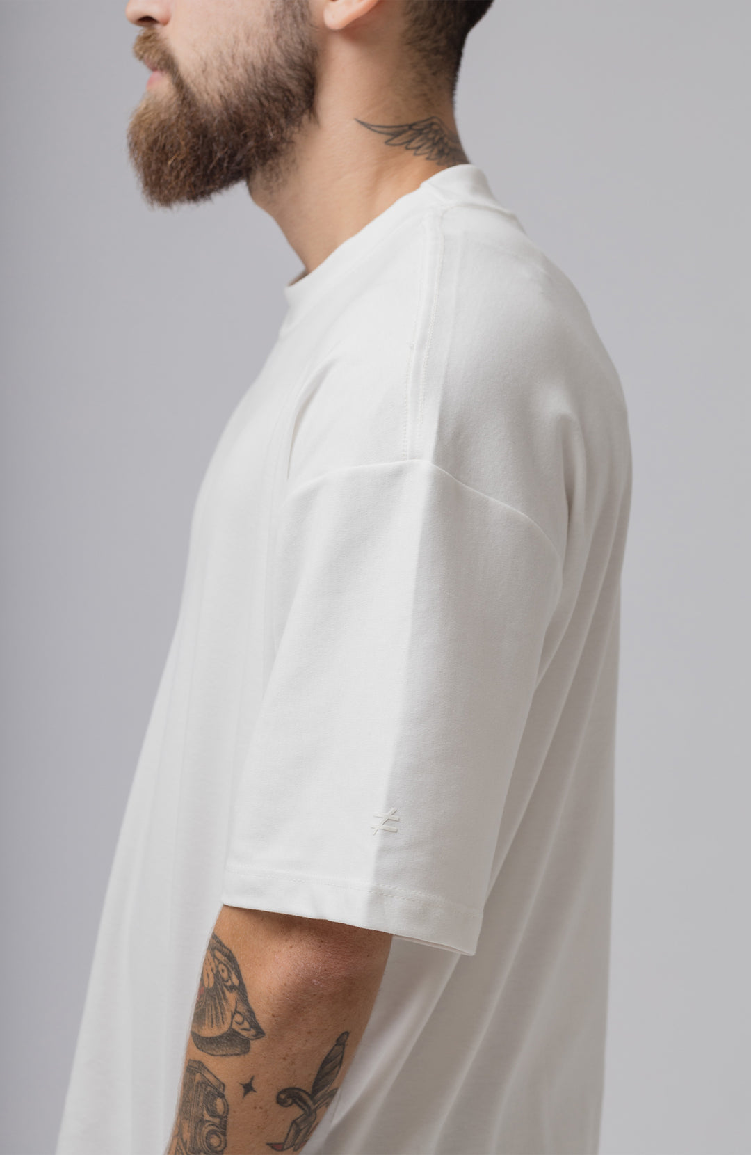 #Cor_Off White