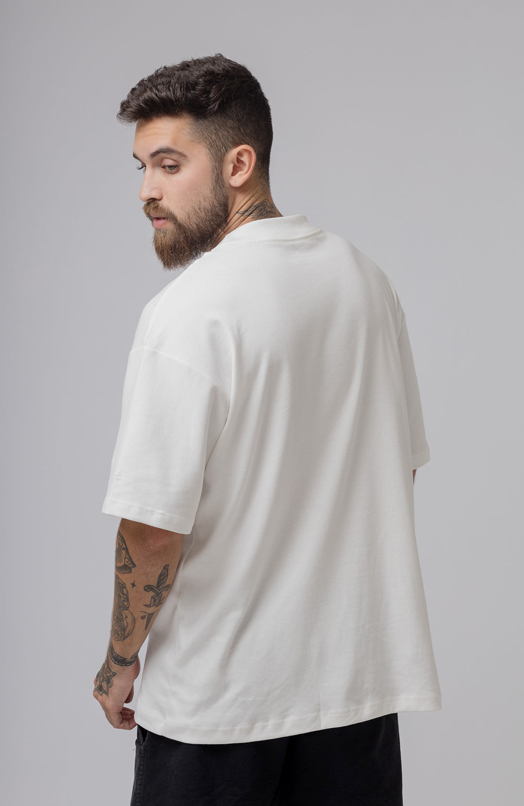 #Cor_Off White
