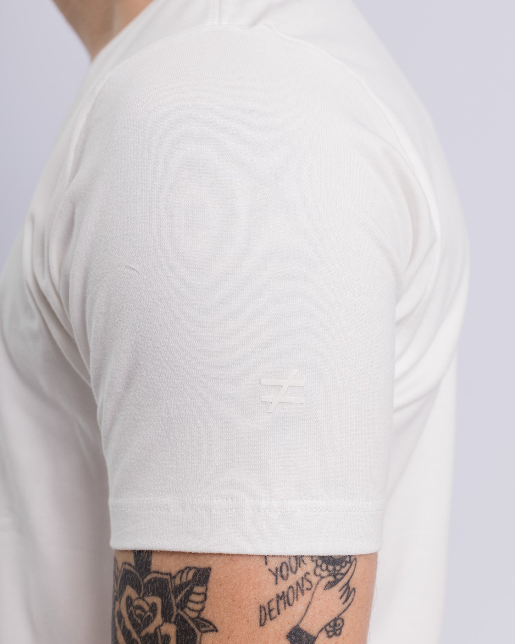 #Cor_Off White