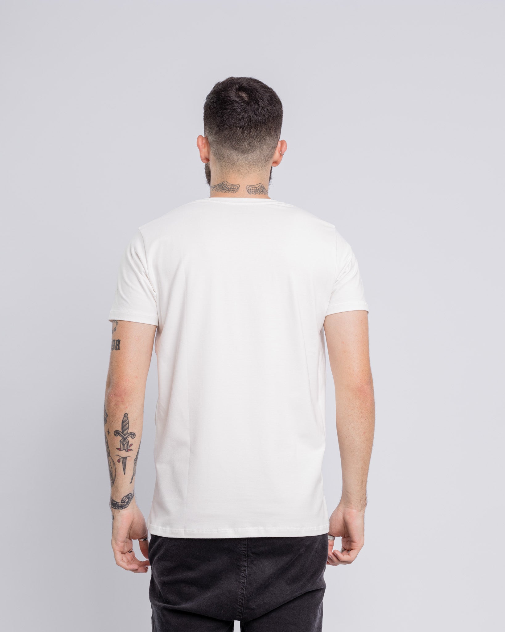 #Cor_Off White