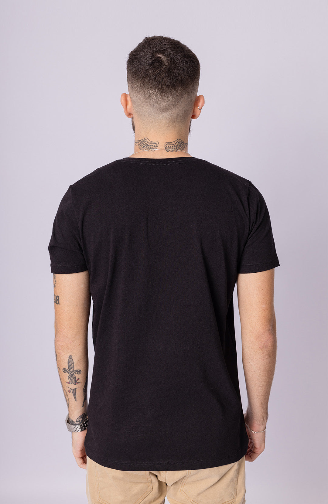 Camiseta Bázica Gola V masculina preta Bázico, algodão Powerful com caimento perfeito #Cor_Preto