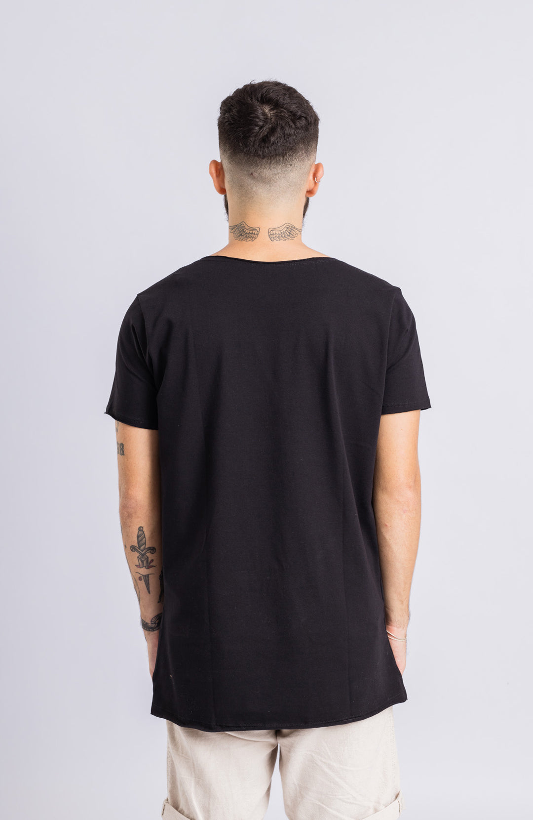 Camiseta Long masculina preta Bázico, algodão egípcio com comprimento alongado #Cor_Preto