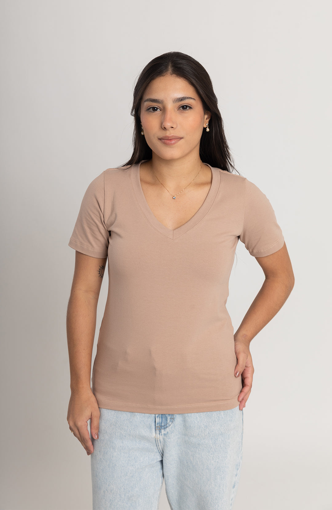 Bázica Feminina Gola V