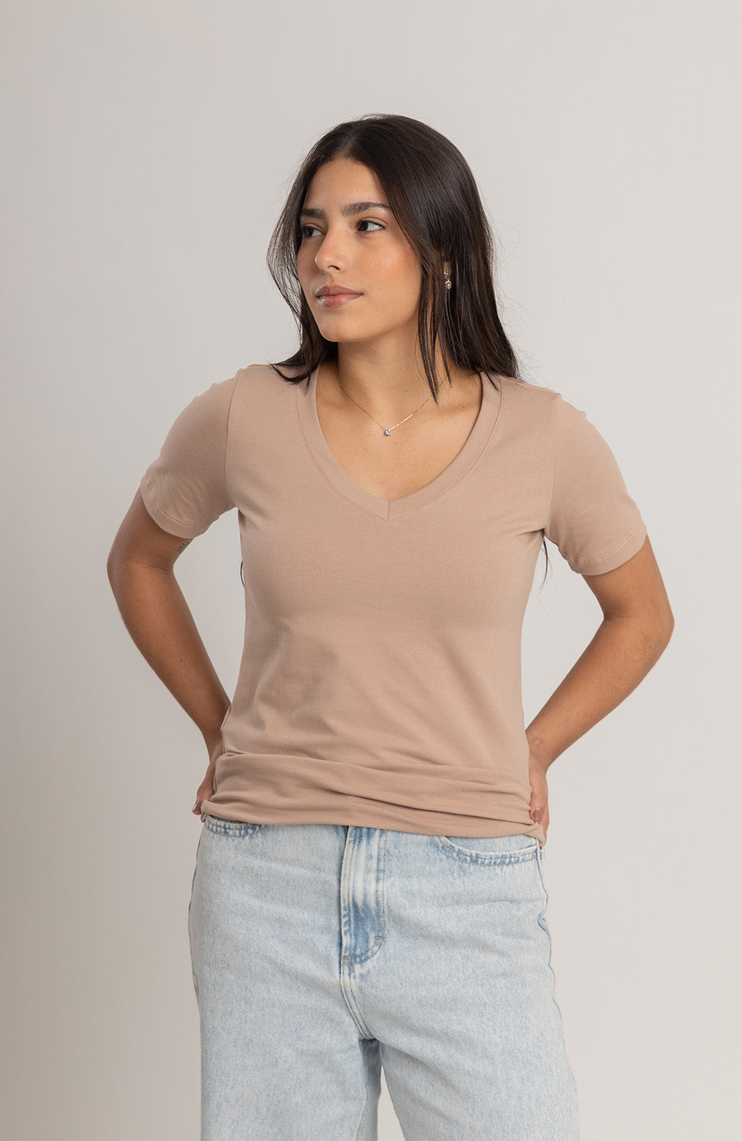Bázica Feminina Gola V