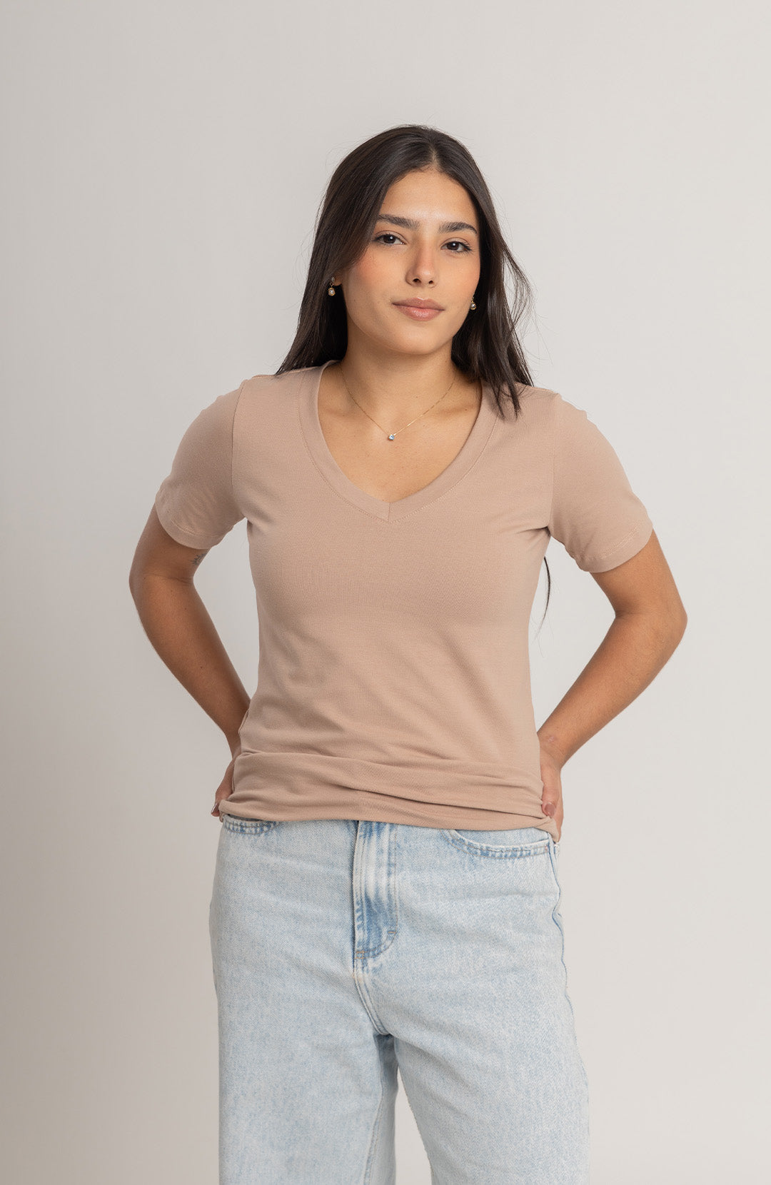 Bázica Feminina Gola V