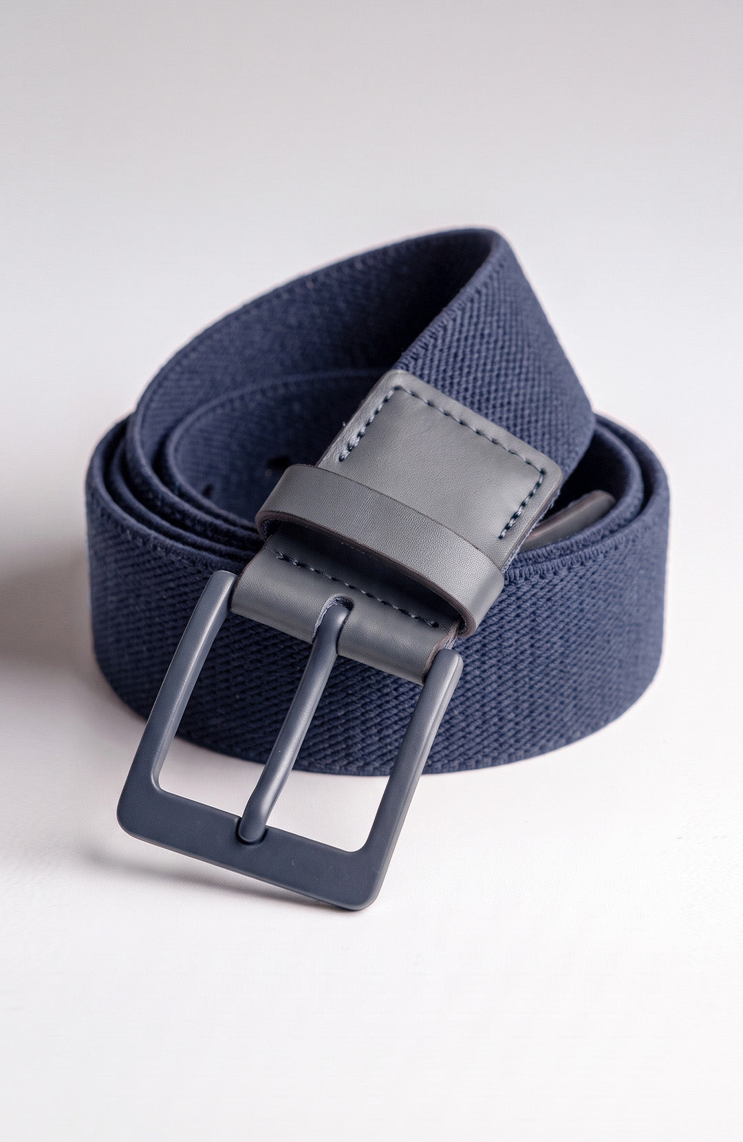 Cinto Elástico de Couro Pull-up masculino azul-marinho Bázico, tecido trançado elástico com acabamento em couro #Cor_Azul-marinho