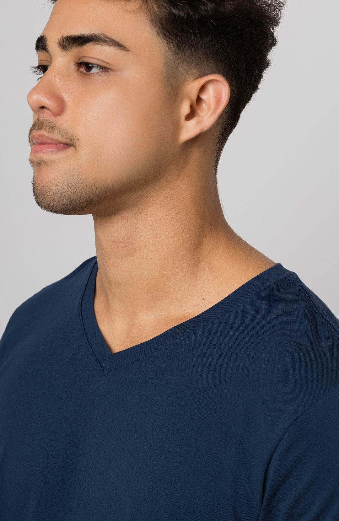 Camiseta Bázica Gola V masculina azul-marinho Bázico, algodão Powerful com caimento perfeito #Cor_Azul-marinho