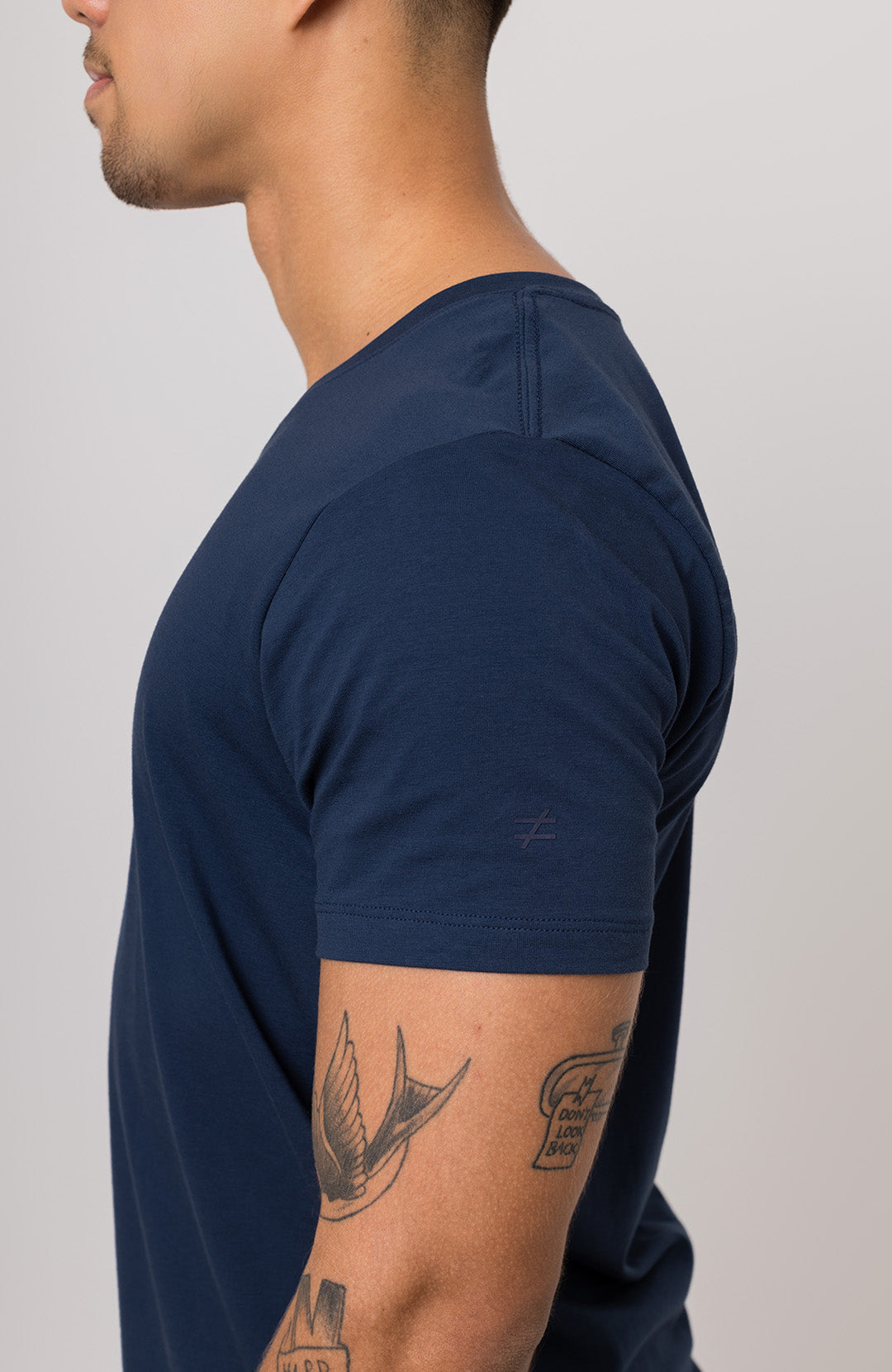 Camiseta Bázica Gola V masculina azul-marinho Bázico, algodão Powerful com caimento perfeito #Cor_Azul-marinho