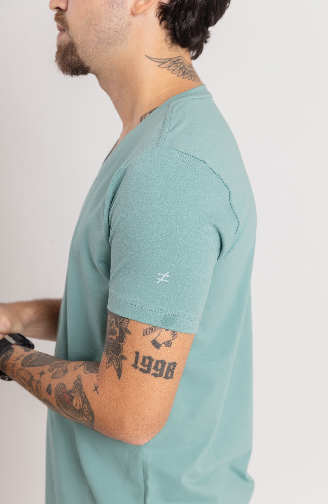 Camiseta Bázica Gola V masculina bali Bázico, algodão Powerful com caimento perfeito #Cor_Bali