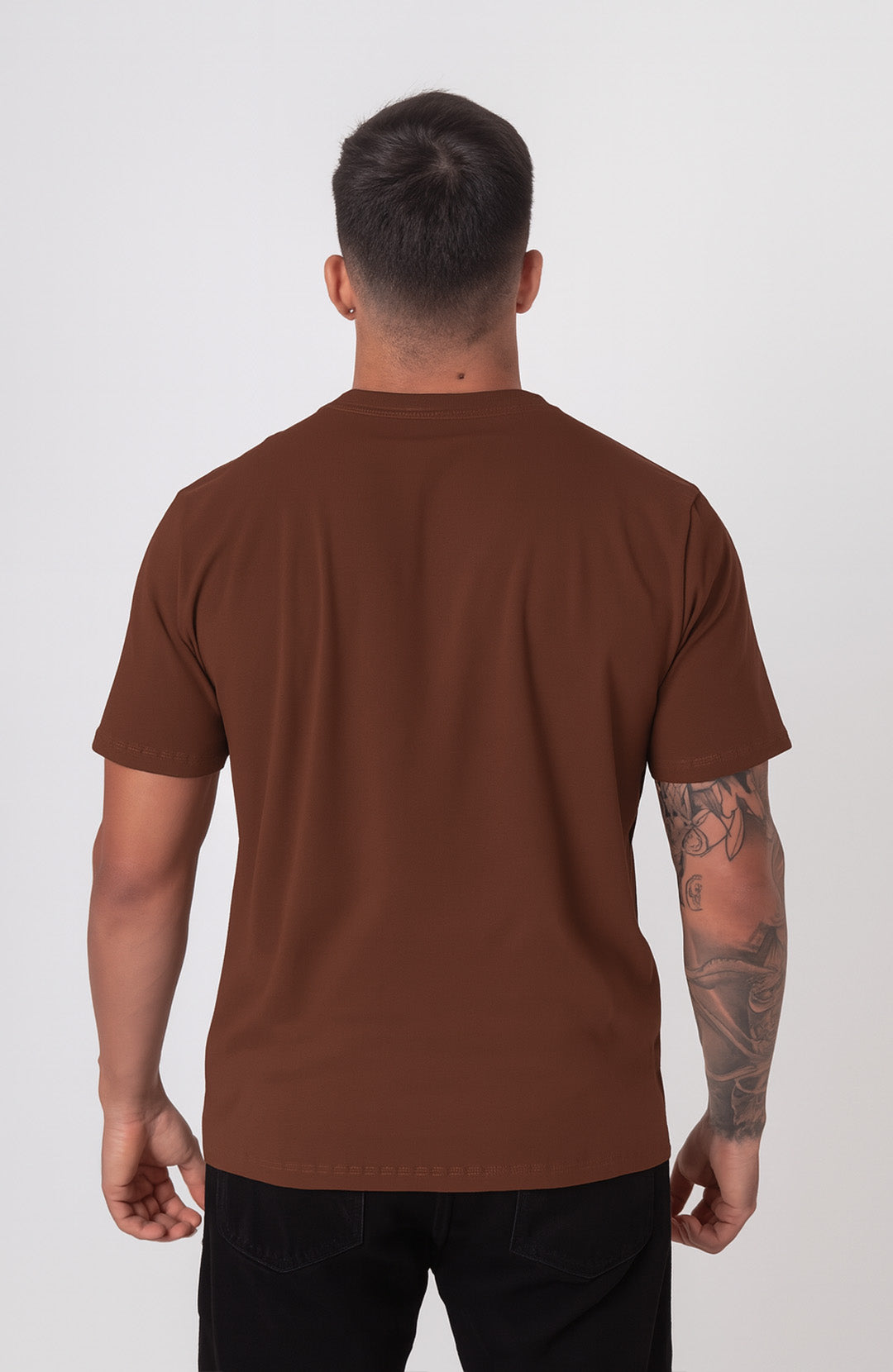 Camiseta Bázica Regular masculina café Bázico, algodão Powerful com caimento clássico #Cor_Café