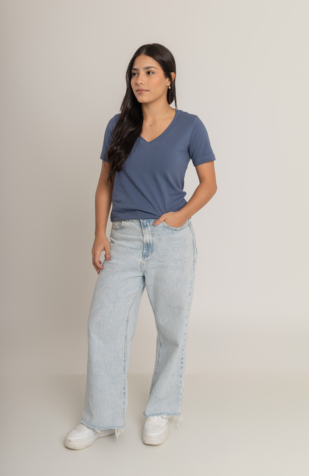 Bázica Feminina Gola V