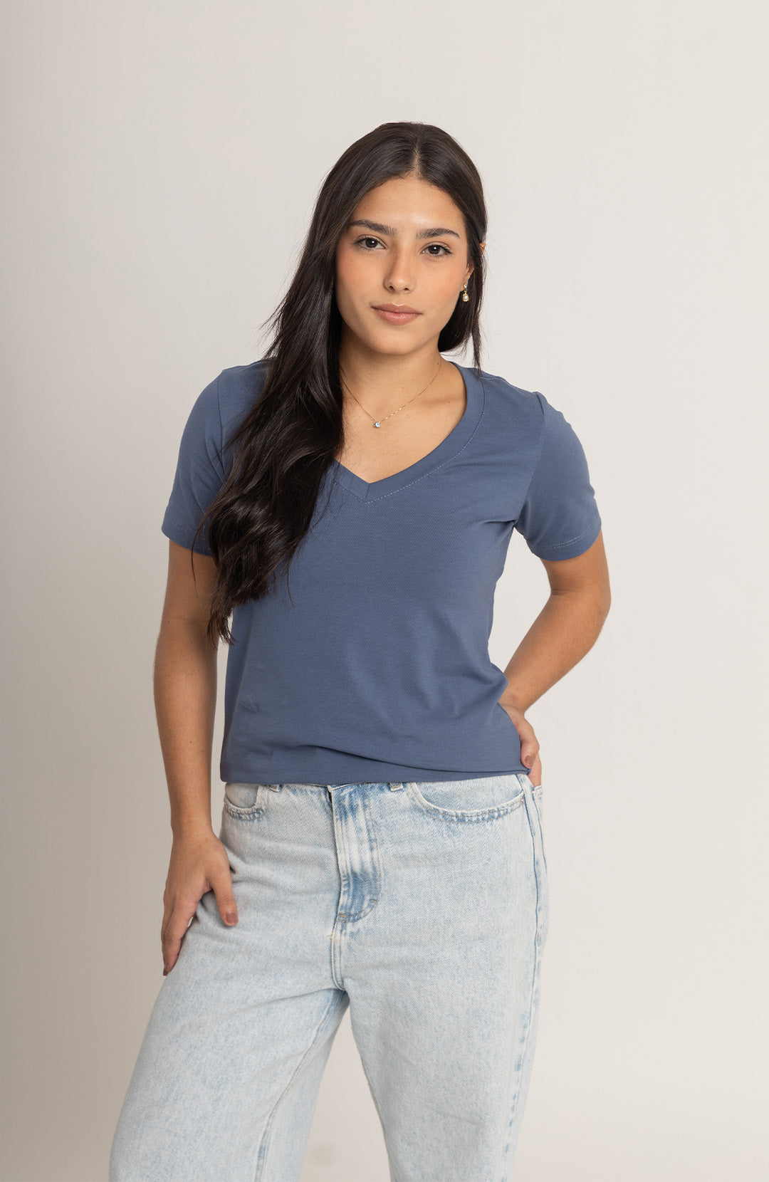 Bázica Feminina Gola V