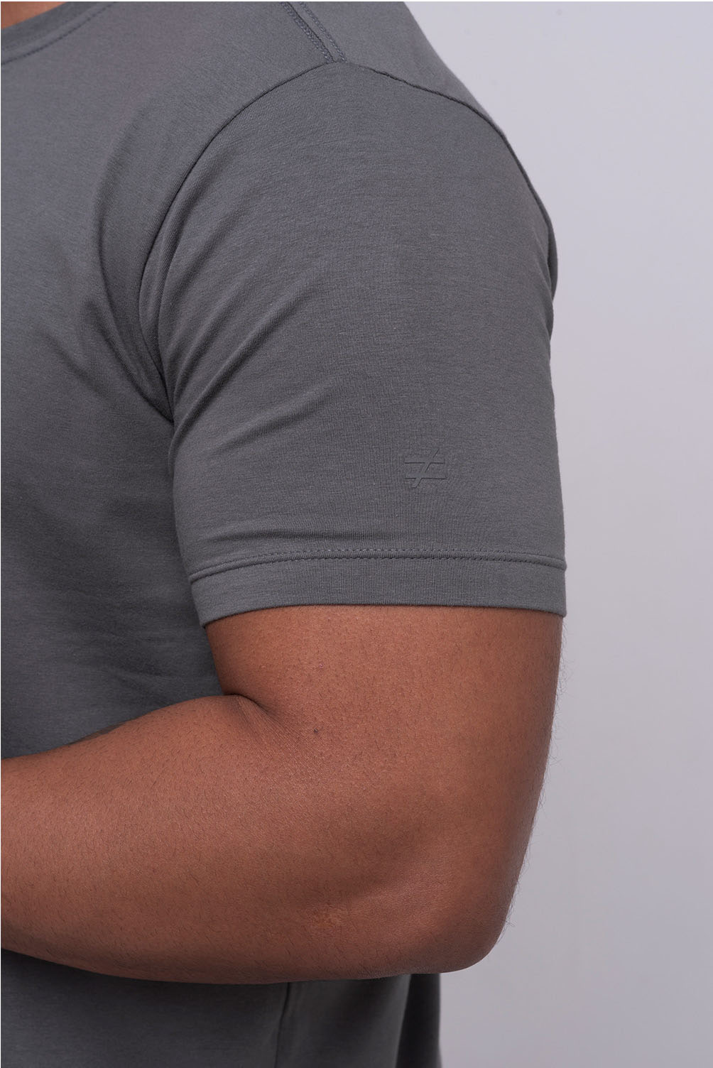 Camiseta Bázica Gola V masculina grafite Bázico, algodão Powerful com caimento perfeito #Cor_Grafite