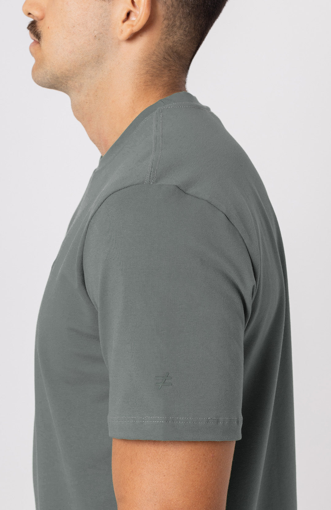 Camiseta Bázica Regular masculina grafite Bázico, algodão Powerful com caimento clássico #Cor_Grafite
