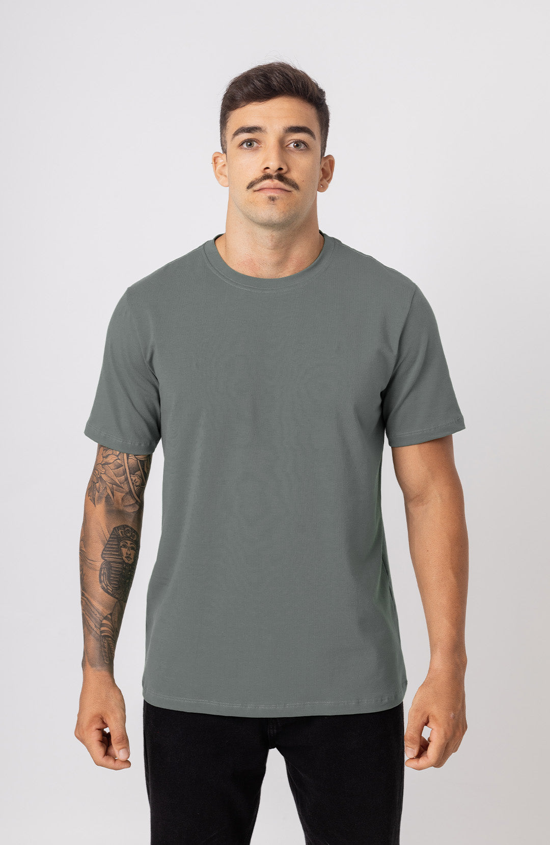 Camiseta Bázica Regular masculina grafite Bázico, algodão Powerful com caimento clássico #Cor_Grafite