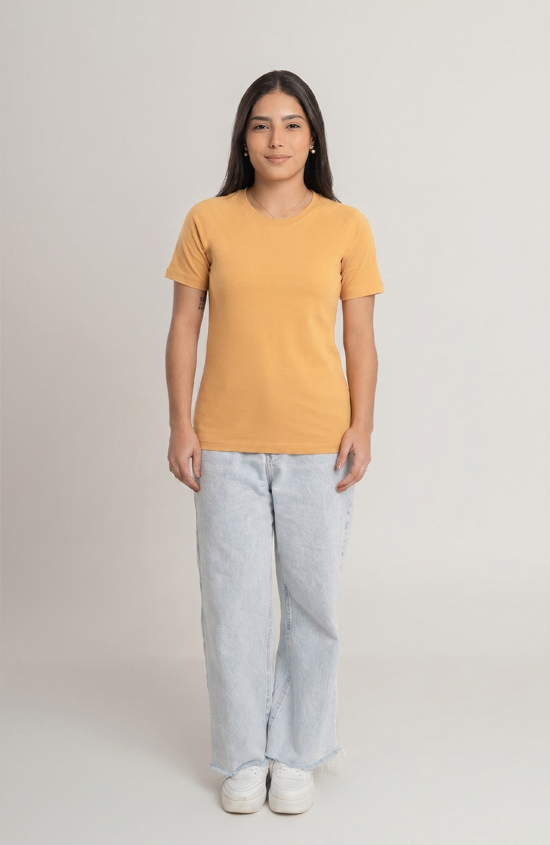 Bázica Feminina Gola C