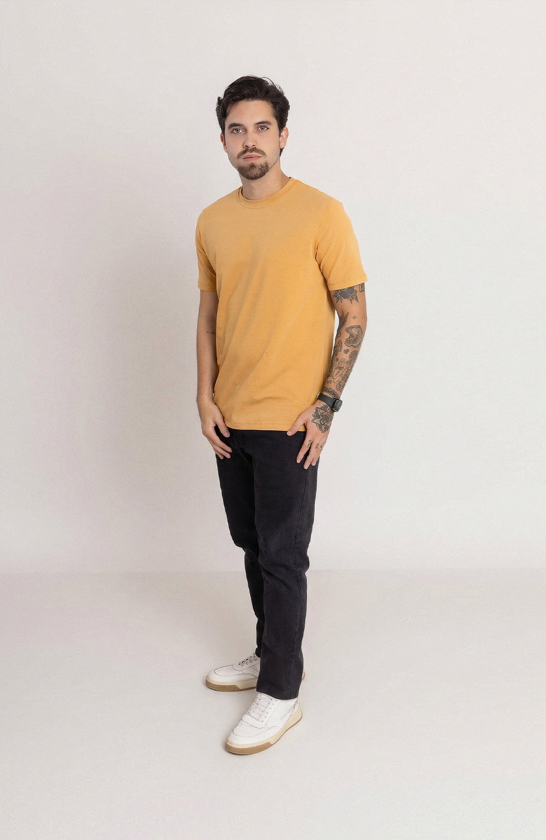 Camiseta Bázica Regular masculina mostarda Bázico, algodão Powerful com caimento clássico #Cor_Mostarda