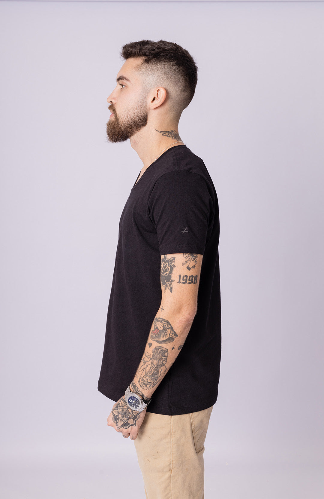 Camiseta Bázica Gola V masculina preta Bázico, algodão Powerful com caimento perfeito #Cor_Preto