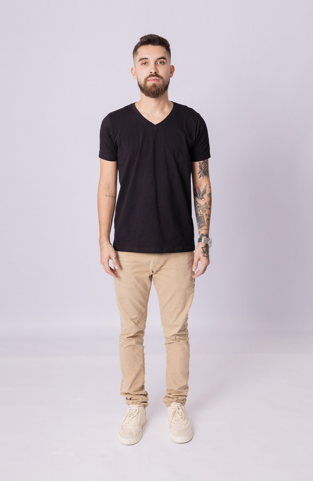 Camiseta Bázica Gola V masculina preta Bázico, algodão Powerful com caimento perfeito #Cor_Preto