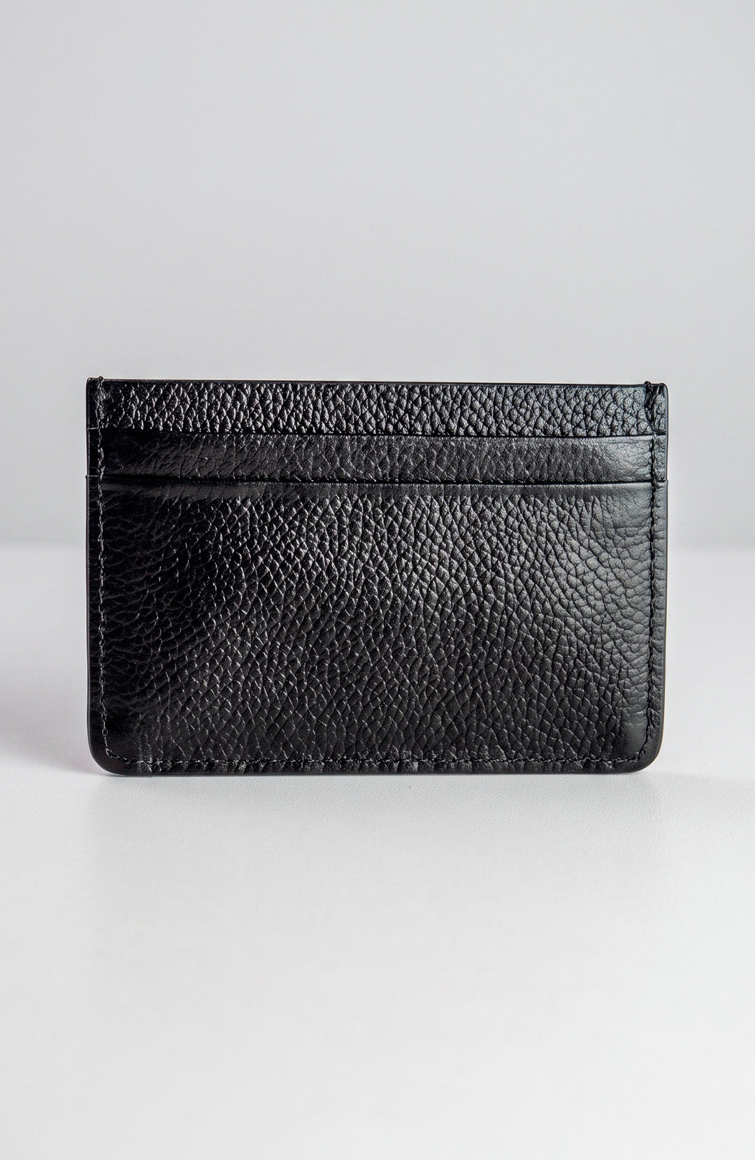 Porta Cartão Bázico preto Bázico, couro legítimo com design slim #Cor_Preto
