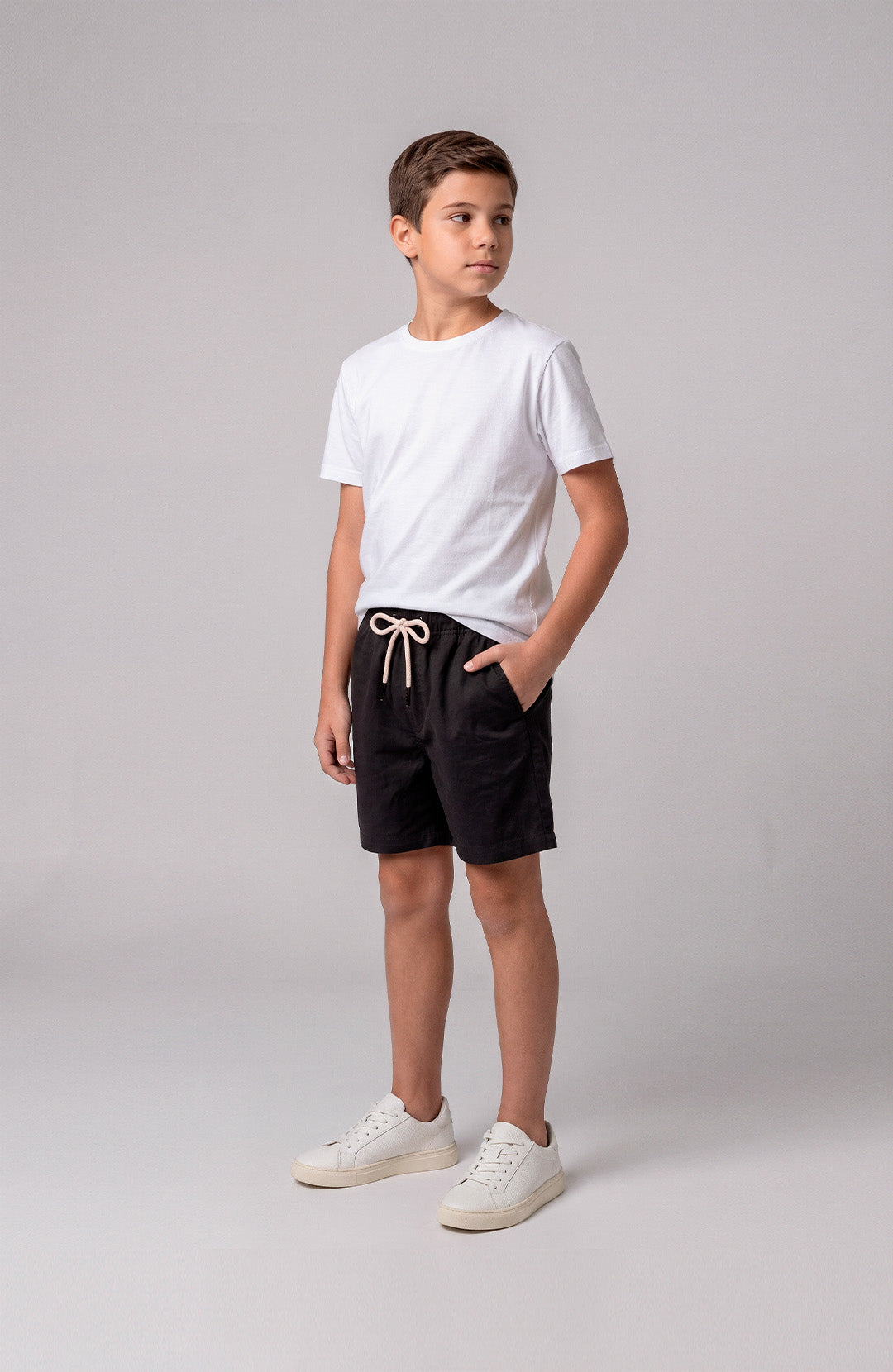 Short Bázico Kids preto Bázico, sarja de algodão com cintura ajustável #Cor_Preto