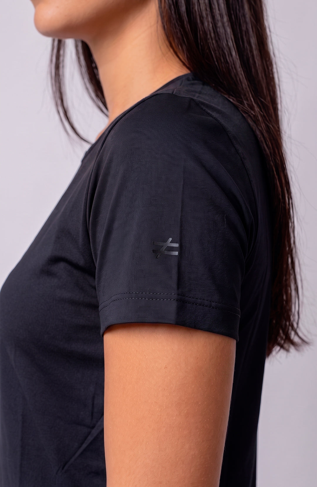 Regata esportiva Sport Classic feminina preta Bázico, poliamida com toque gelado e secagem rápida #Cor_Preto