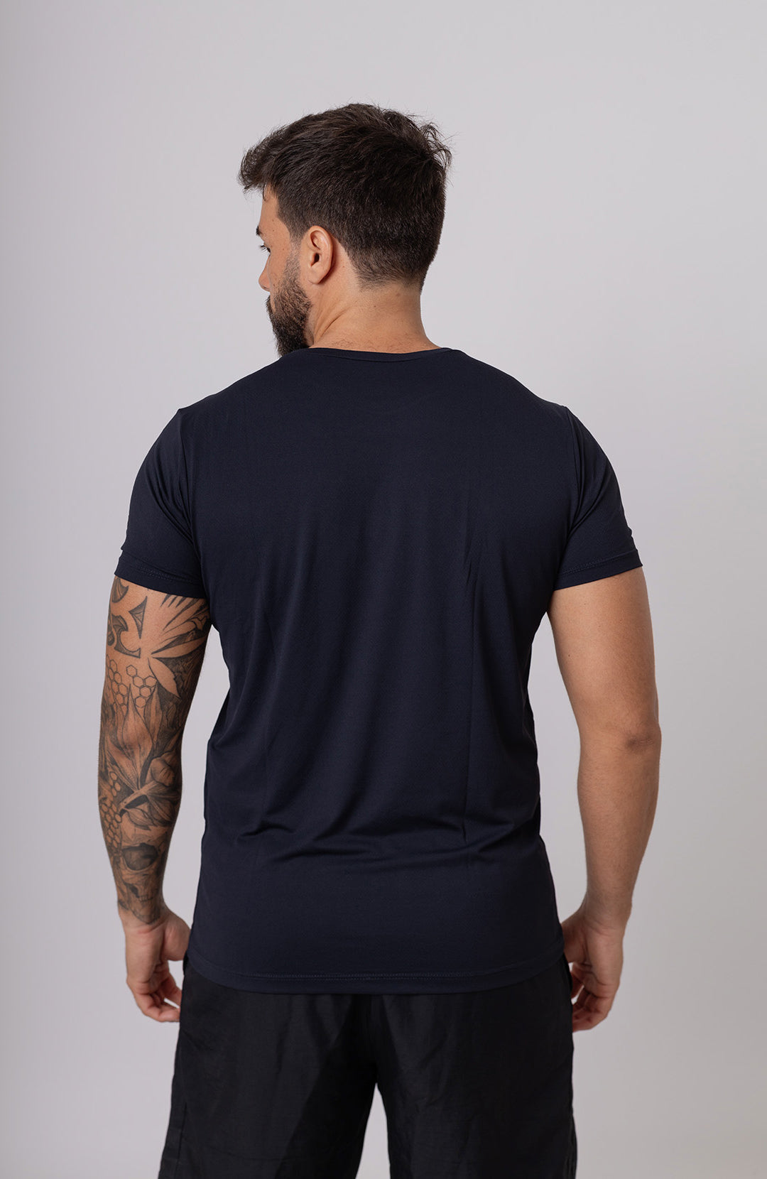 Regata esportiva Sport Classic masculina preta Bázico, poliamida com toque gelado e secagem rápida #Cor_Preto