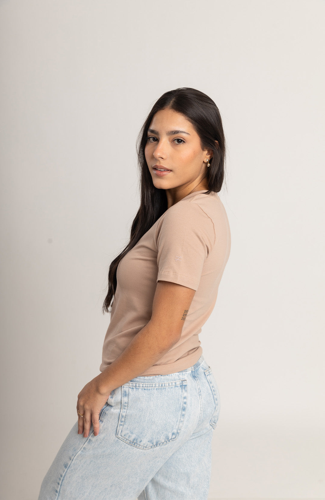 Bázica Feminina Gola V