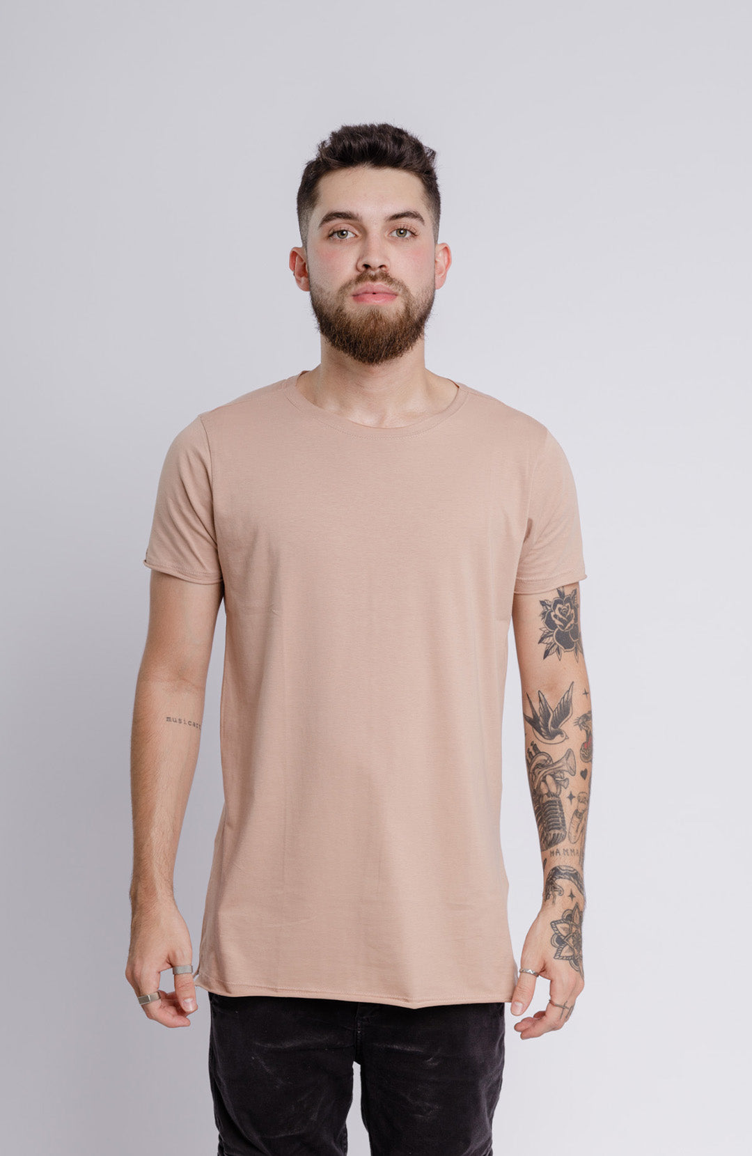 Camiseta Long masculina toffee Bázico, algodão egípcio com comprimento alongado #Cor_Toffee
