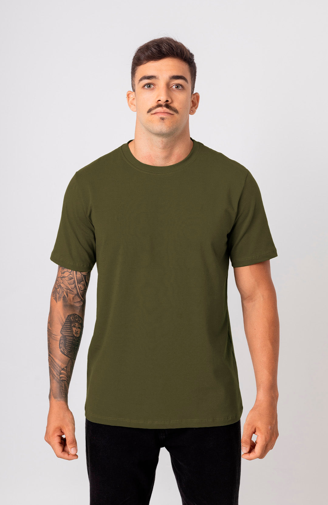 Camiseta Bázica Regular masculina verde militar Bázico, algodão Powerful com caimento clássico #Cor_Verde Militar