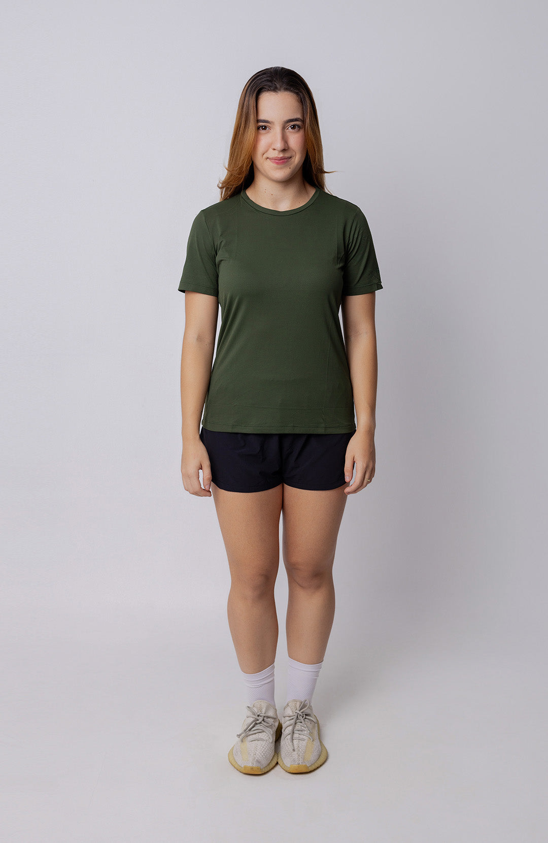 Regata esportiva Sport Classic feminina verde musgo Bázico, poliamida com toque gelado e secagem rápida #Cor_Verde Musgo