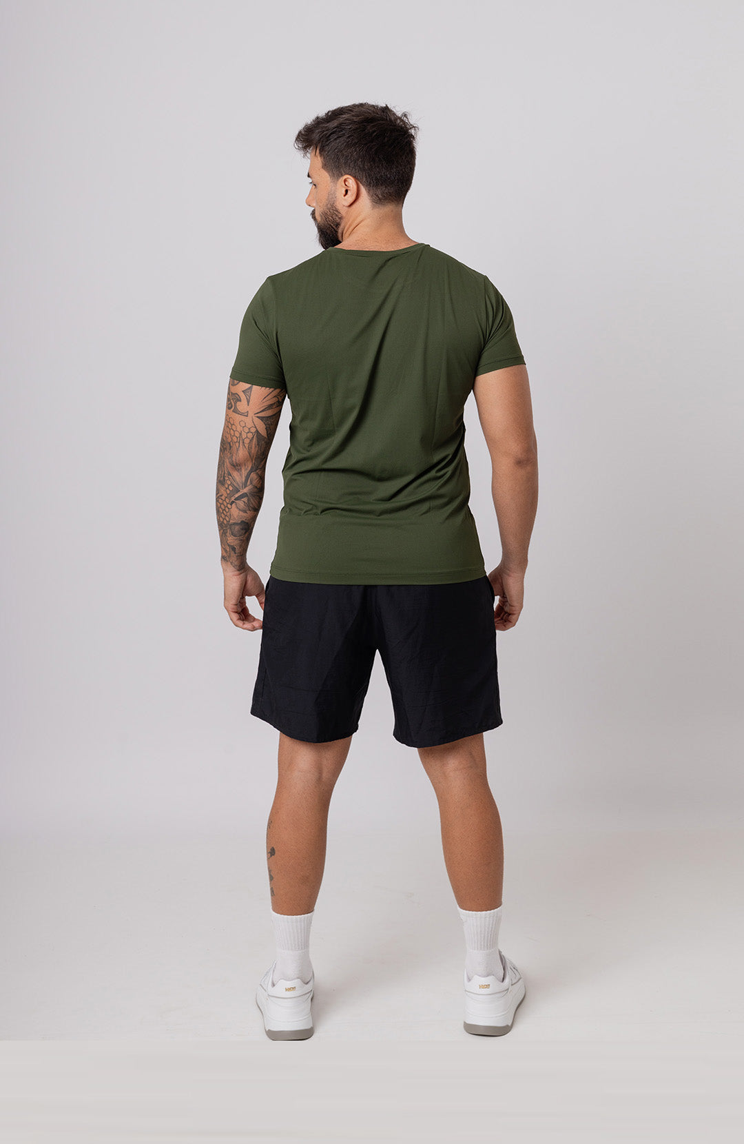 Regata esportiva Sport Classic masculina verde musgo Bázico, poliamida com toque gelado e secagem rápida #Cor_Verde Musgo