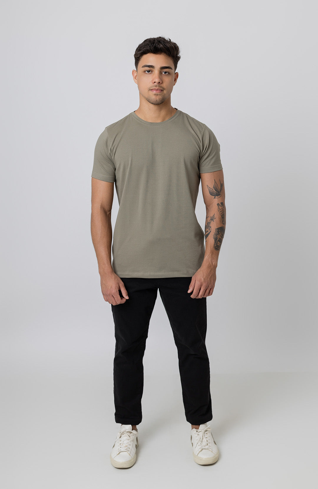 Camiseta Bázica Gola C masculina verde oliva Bázico, algodão Powerful com caimento slim #Cor_Verde Oliva